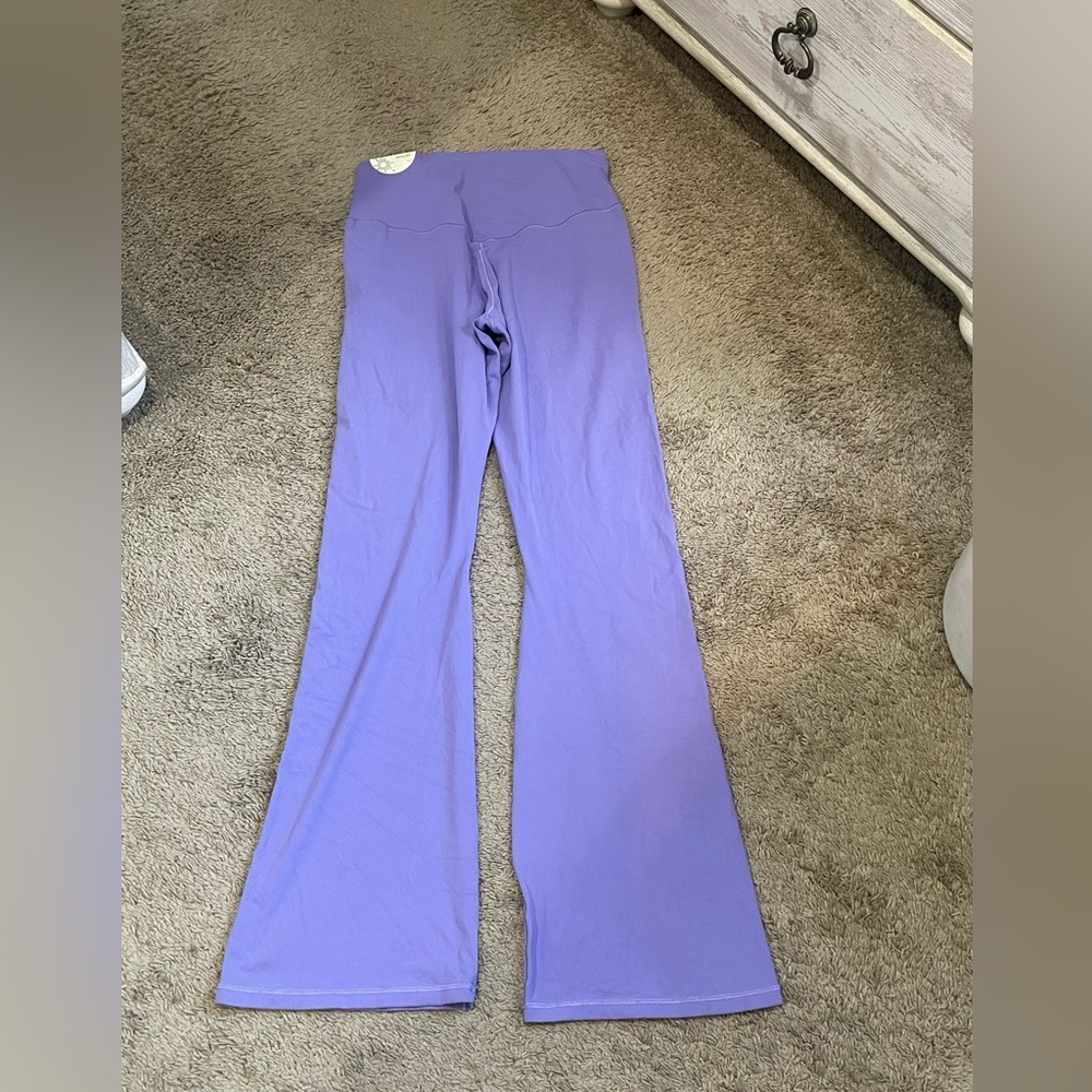 NWT aerie Lavender Flare Leggings - Picture 8 of 9